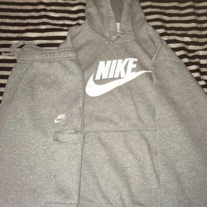 Nike joggers size xl in good condition hey